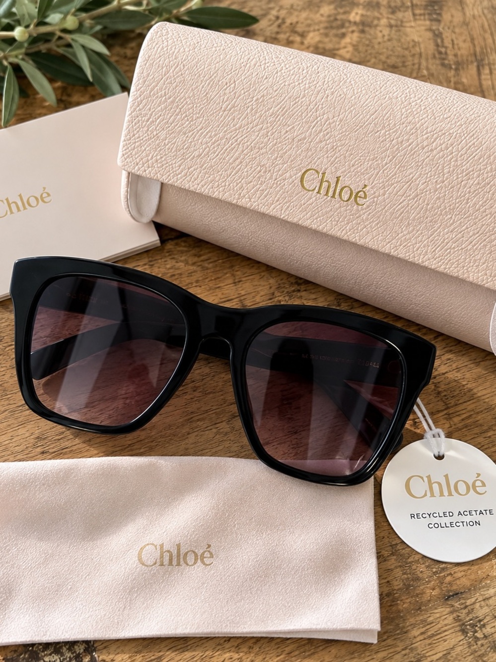 Chloé Black Square Sunglasses with Gradient Lenses